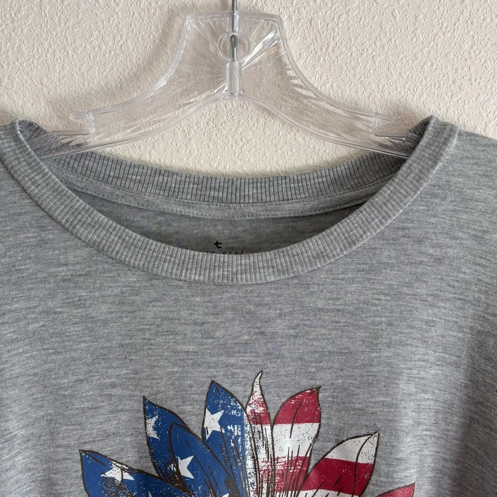 True Craft Gray Crewneck Women's T-Shirt Size Large Short Sleeve - Picture 5 of 8